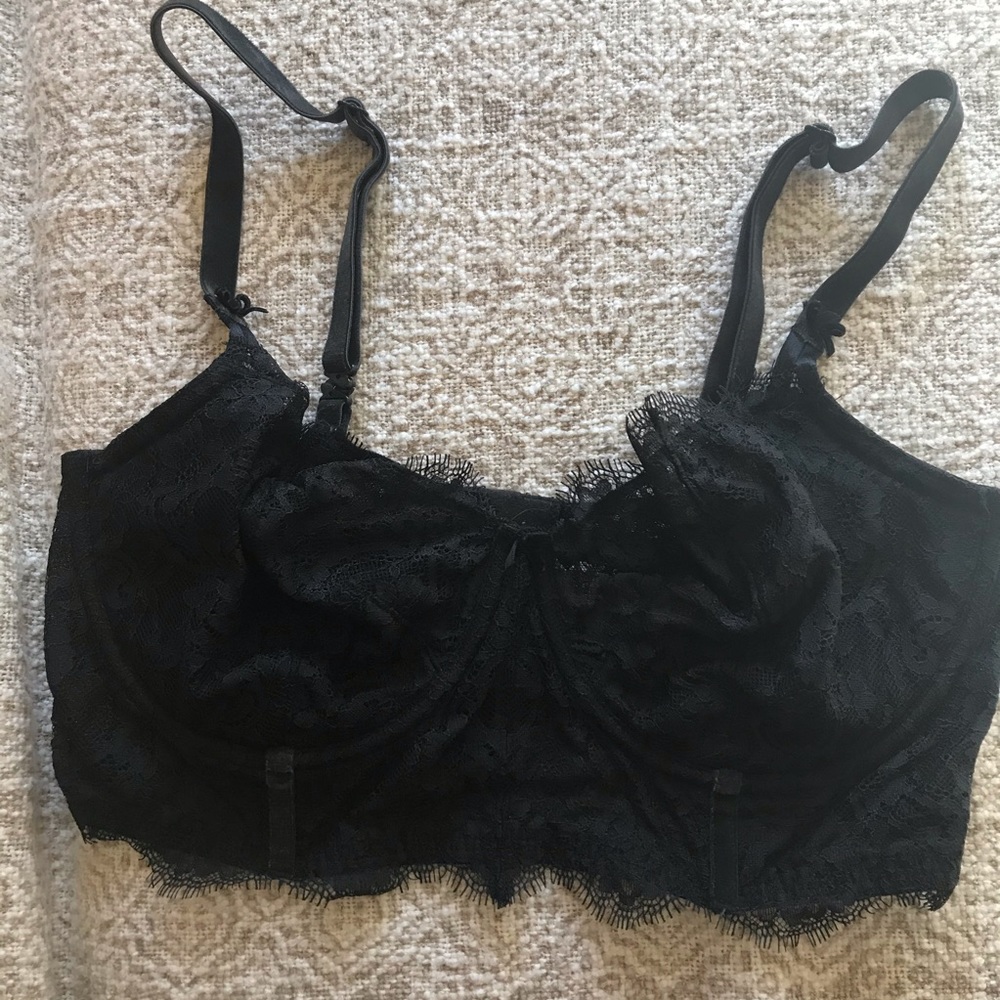 Victoria’s Secret lace bustier unlined bra